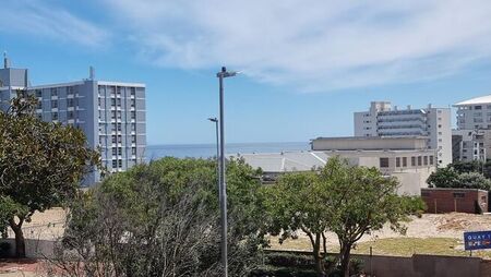 2 Bedroom apartment to rent in Sea Point, Cape Town