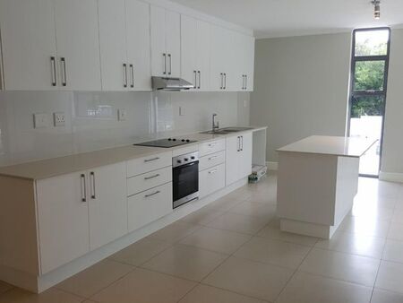 2 Bedroom apartment to rent in Rondebosch, Cape Town
