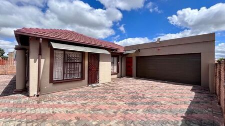 3 Bedroom house to rent in The Orchards, Akasia