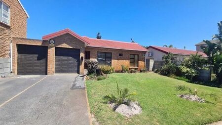 3 Bedroom house to rent in St Dumas, Kuils River