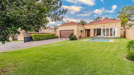 3 Bedroom cluster to rent in Florida Glen, Roodepoort