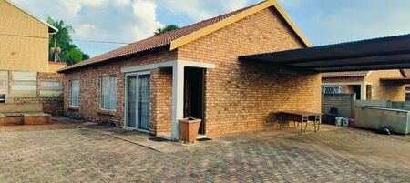 3 Bedroom townhouse - sectional to rent in The Orchards, Akasia