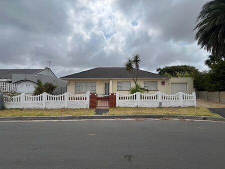 4 Bedroom house to rent in Belthorne Estate, Cape Town