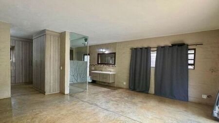 6 Bedroom house to rent in Mooinooi