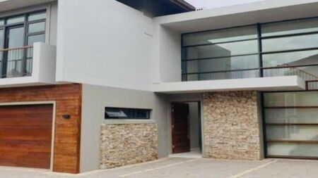 5 Bedroom duplex townhouse - sectional to rent in Izinga Ridge, Umhlanga