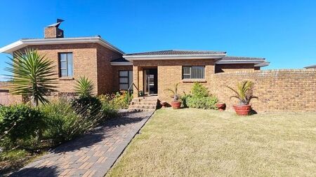 3 Bedroom house to rent in Middedorp, Langebaan