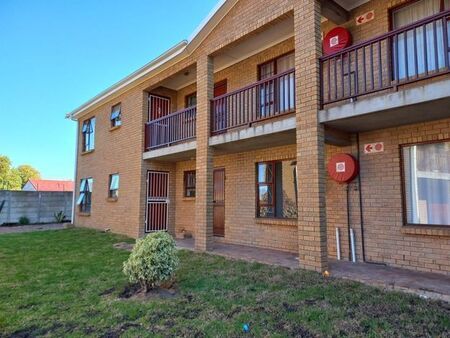 2 Bedroom flat to rent in Paarl South