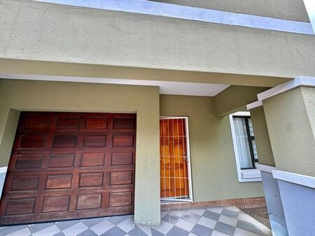 2 Bedroom flat to rent in Secunda