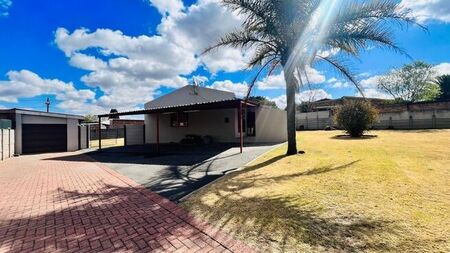1 Bedroom bachelor to rent in Witbank Ext 16