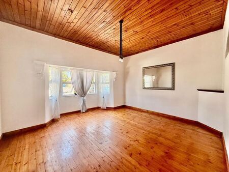 2 Bedroom house to rent in Crawford, Cape Town