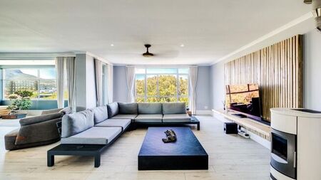 4 Bedroom apartment to rent in Kenilworth Upper, Cape Town