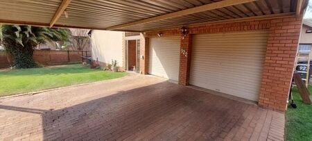 4 Bedroom house to rent in Moreleta Park, Pretoria