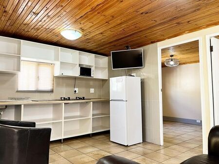 2 Bedroom flat to rent in De La Haye, Bellville