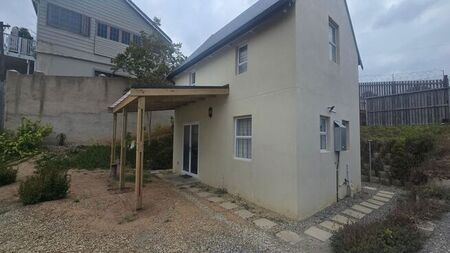 2 Bedroom house to rent in Knysna Central