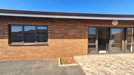 2 Bedroom duplex apartment to rent in Bluff, Durban