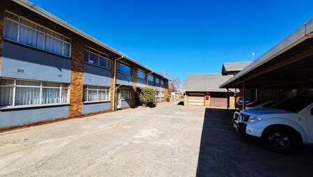 2 Bedroom Apartment in Vanderbijlpark Cw