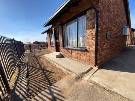 2 Bedroom House in Kwa Thema