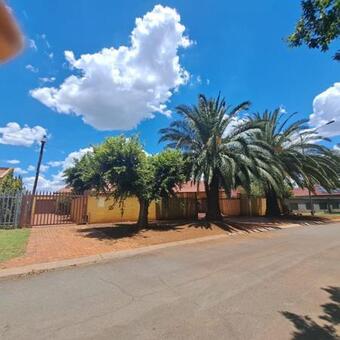 4 Bedroom House in Springs Central