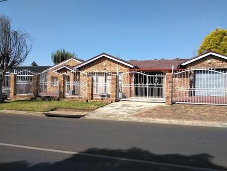 4 Bedroom House in Visagie Park