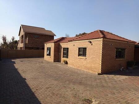 4 Bedroom House in Rhodesfield