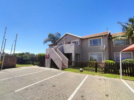 2 Bedroom Apartment in Glen Marais