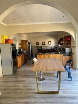 4 Bedroom Apartment in Glen Marais