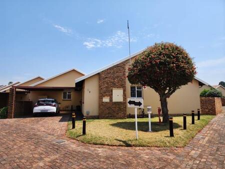 2 Bedroom Flat in Pomona