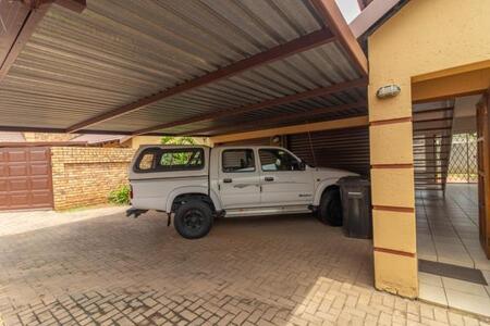 3 Bedroom Cluster in Glen Marais