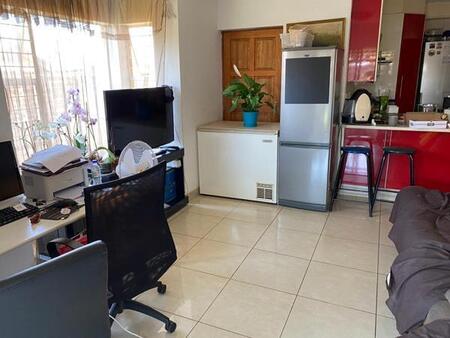 3 Bedroom Cluster in Pomona Ah