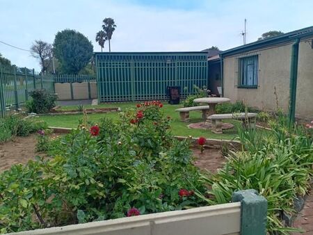 4 Bedroom House in Estera