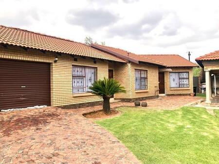 5 Bedroom House in Mimosa Park