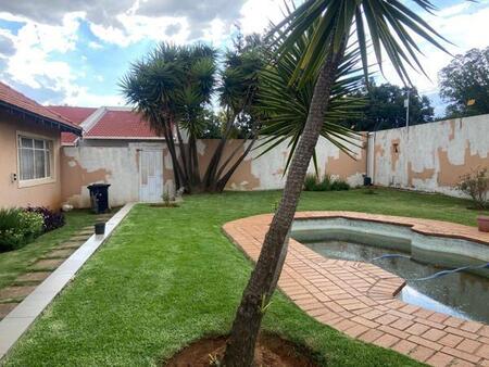 4 Bedroom House in Wannenburghoogte