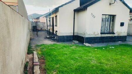 3 Bedroom House in Roodekop