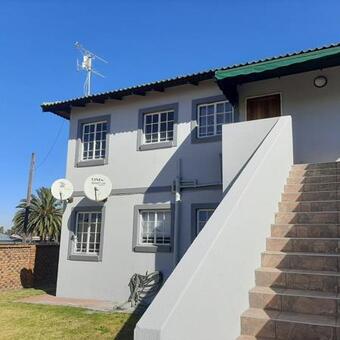 2 Bedroom Townhouse in Beyers Park