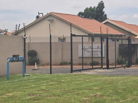 2 Bedroom Townhouse in Helderwyk