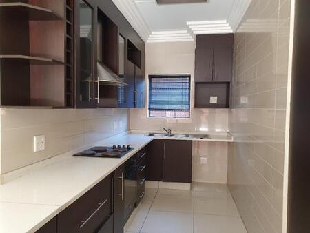 2 Bedroom Apartment in Ravenswood