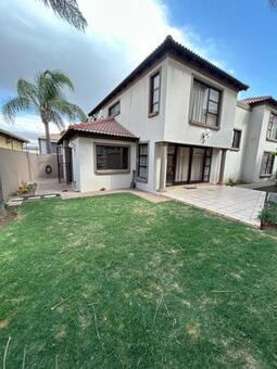 3 Bedroom House in Sunward Park