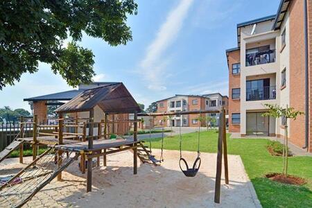 2 Bedroom Apartment in Ravenswood