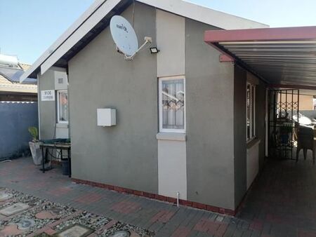 2 Bedroom House in Windmill Park