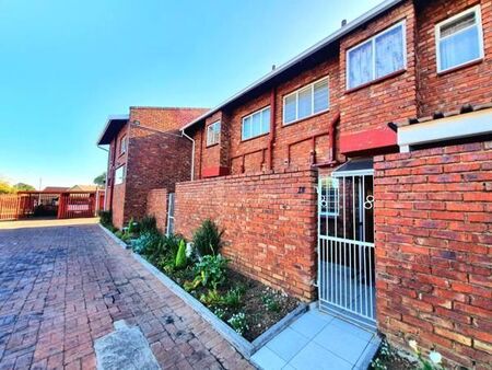 2 Bedroom Apartment in Freeway Park