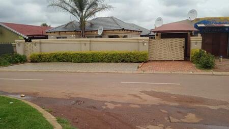 3 Bedroom House in Vosloorus