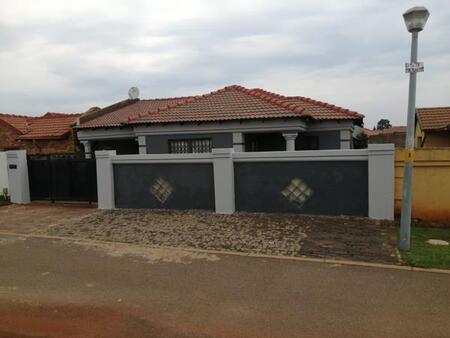 3 Bedroom House in Dawnpark