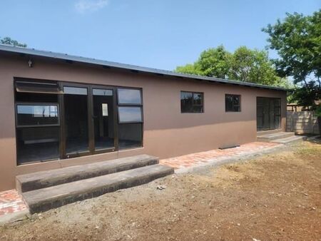 3 Bedroom House in Jatniel