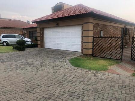 3 Bedroom Cluster in Brackenhurst