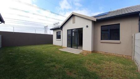 3 Bedroom Simplex in Albertsdal