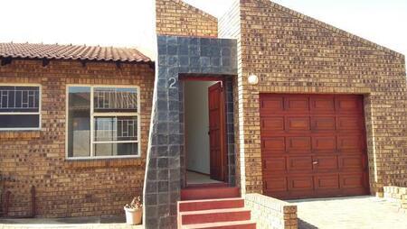 2 Bedroom Townhouse in Meyersdal