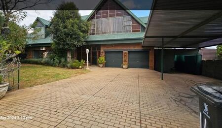 7 Bedroom House in Verwoerdpark