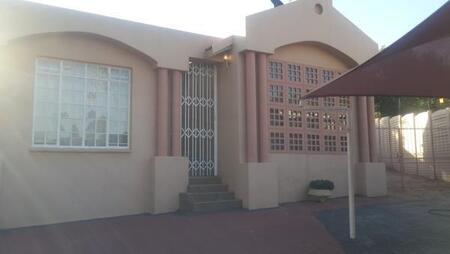 4 Bedroom House in Oakdene