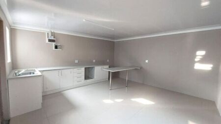 1 Bedroom semi-detached cottage to rent in Athlone, Cape Town