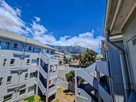 2 Bedroom apartment to rent in Zonnebloem, Cape Town